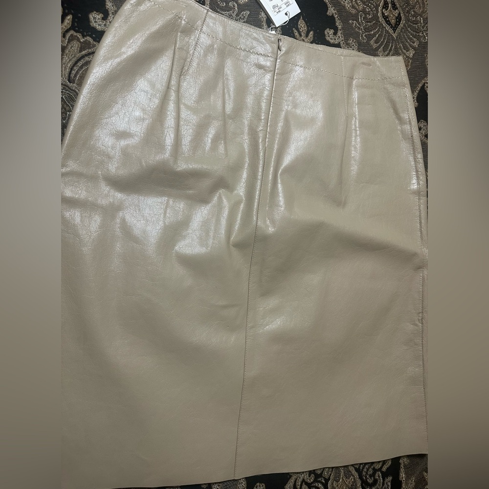 Armani leather skirt 🔥🔥🔥